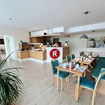 Regiohotel Salzland - #autobahna14 #toppreisleistung #freeparking #wallbox Hotel