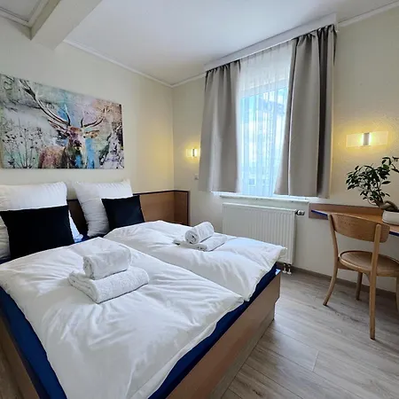 Regiohotel Salzland - #autobahna14 #toppreisleistung #freeparking #wallbox Schönebeck